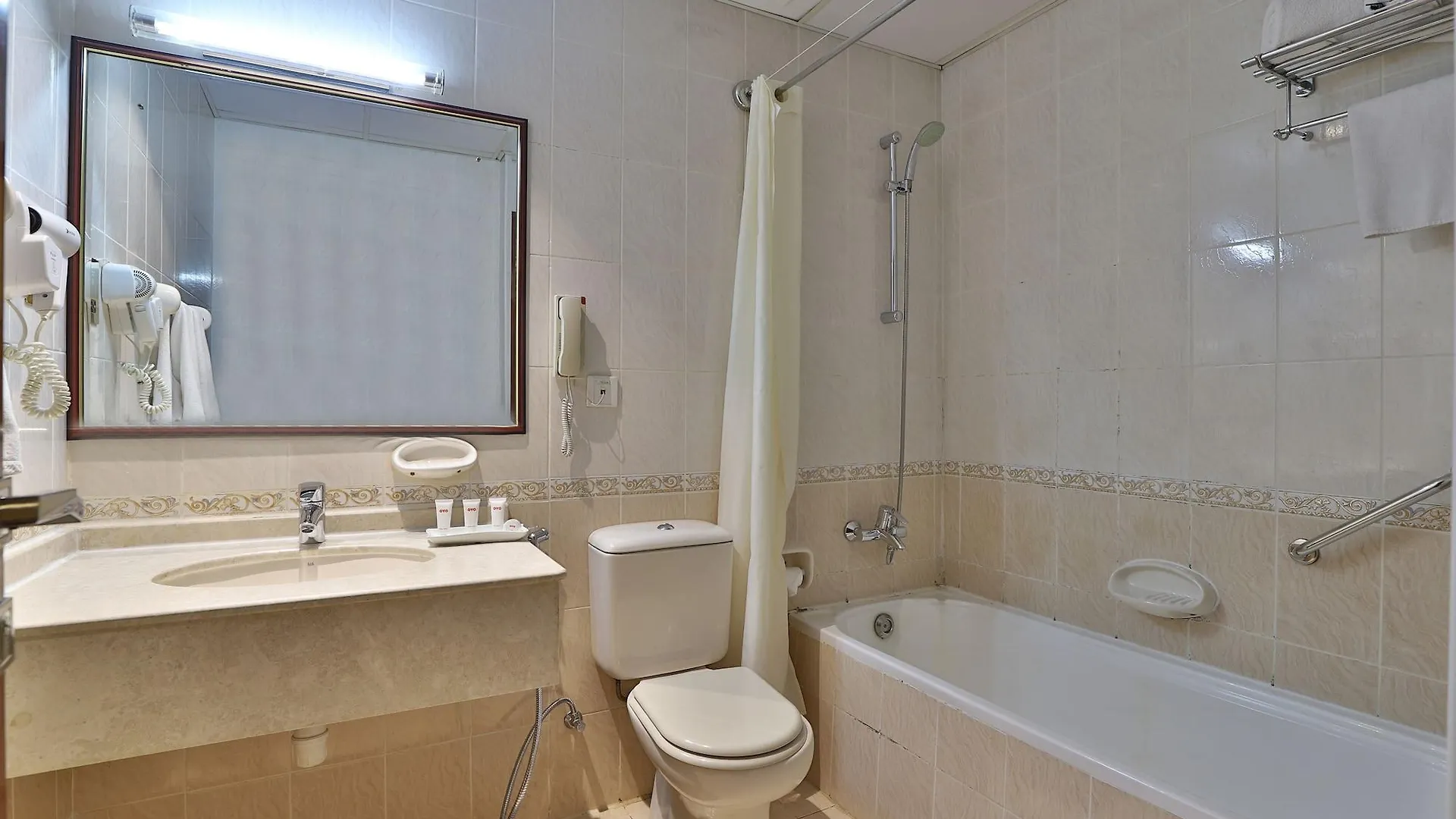 **  Oyo 101 Click Hotel Dubai United Arab Emirates